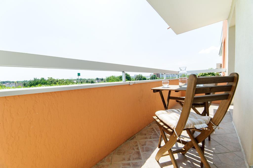 Le Marnois-Gare Apartment Нуази-ле-Гран Стая снимка