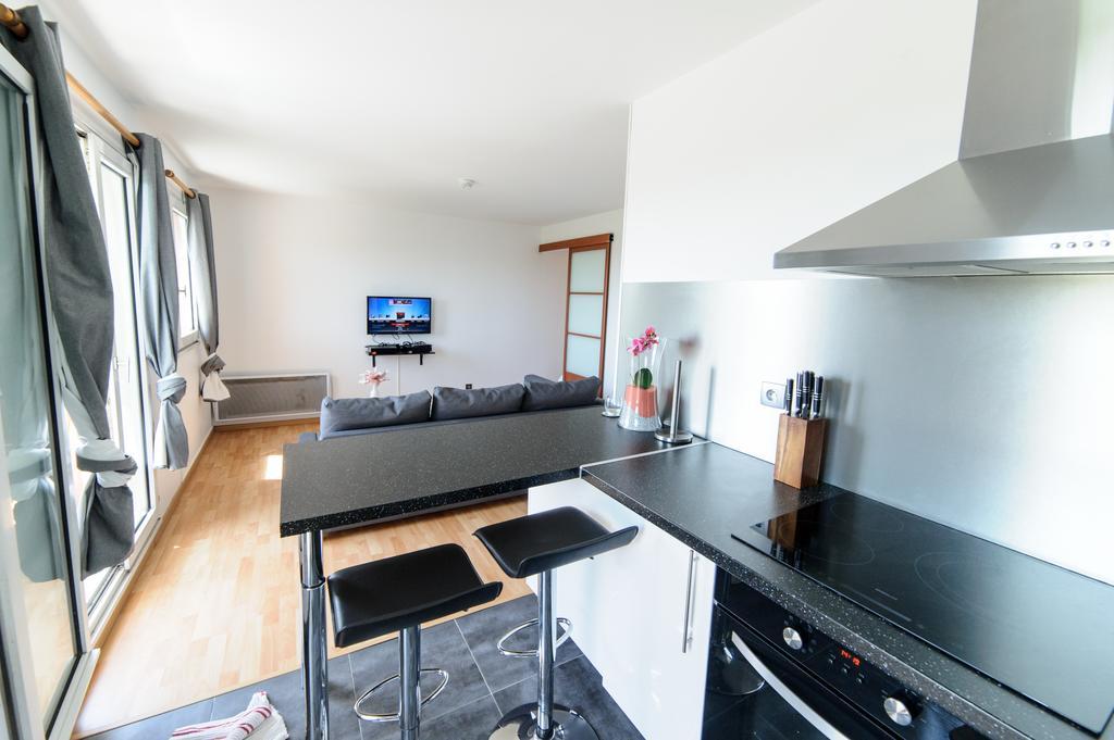 Le Marnois-Gare Apartment Нуази-ле-Гран Стая снимка
